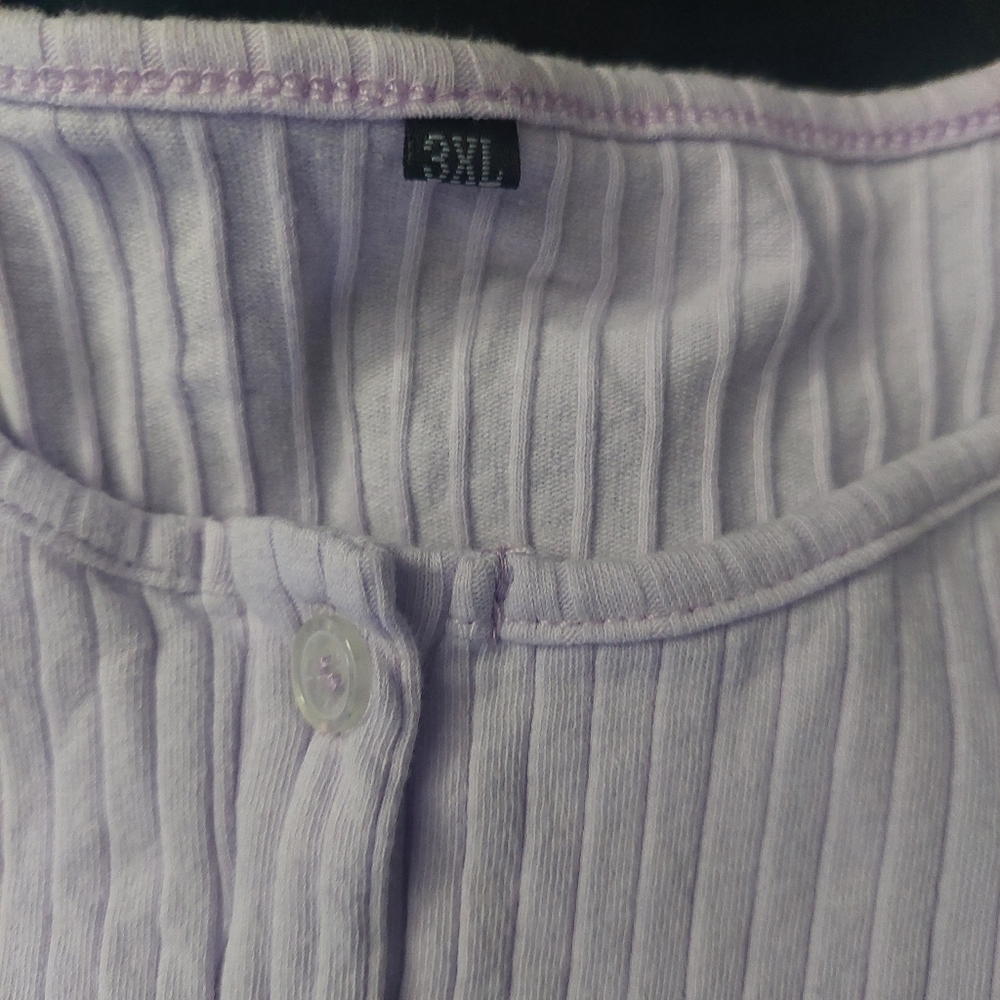 Never worn Shein cropped button tee 3xl‎ - Picture 3 of 4
